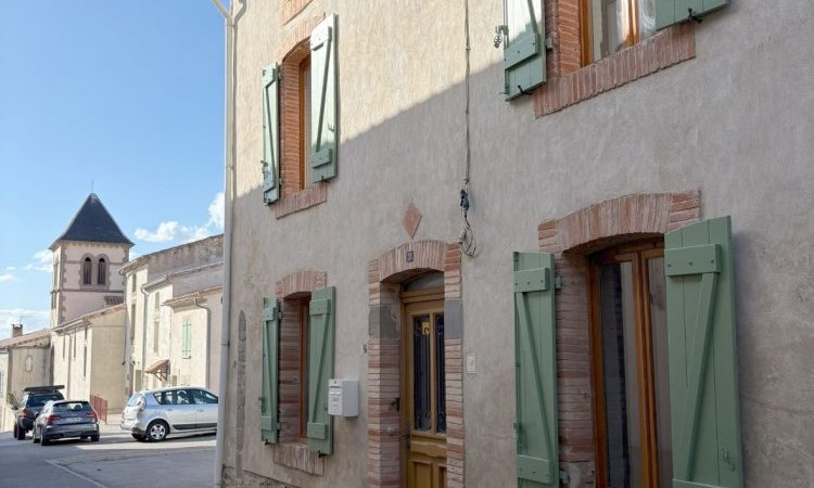 Fabrication et pose de volets avec mise en peinture pour une maison ancienne à Montréal