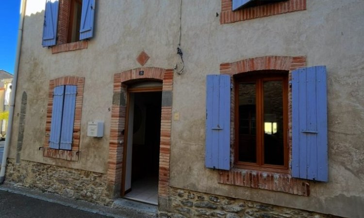 Fabrication et pose de volets avec mise en peinture pour une maison ancienne à Montréal